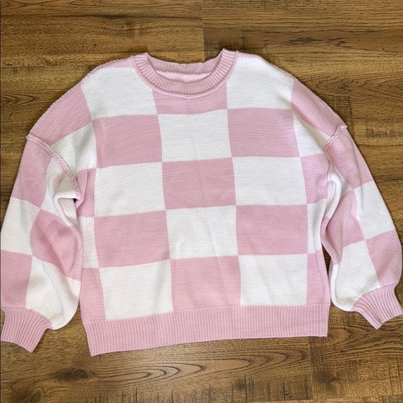 Pink and White Checkered Women's Sweater - Picture 4 of 11
